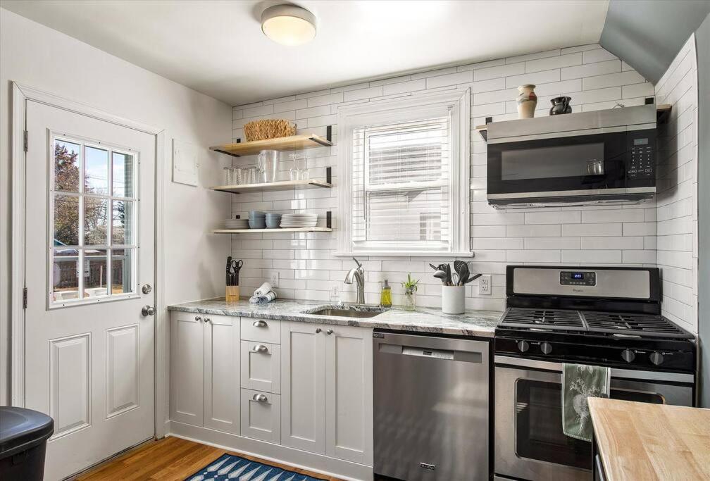 Private House Mins To Maymont Park, Trails & Vcu! Casa vacanze Richmond